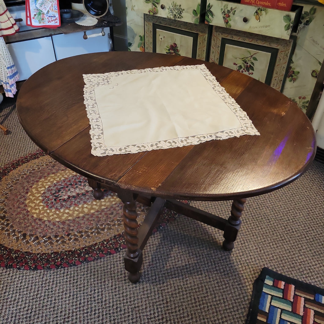 18th Centry Engish Oak Oval Drop Leaf Table