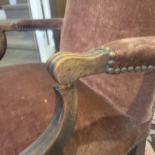 Load image into Gallery viewer, French Provential Lous XV Style Chair
